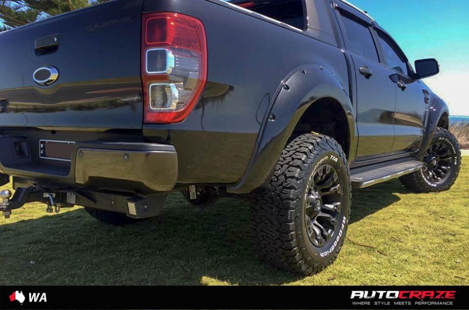 FORD-RANGER-VAPOR-BLACK-MACHINED-WITH-DARK-TINT-6